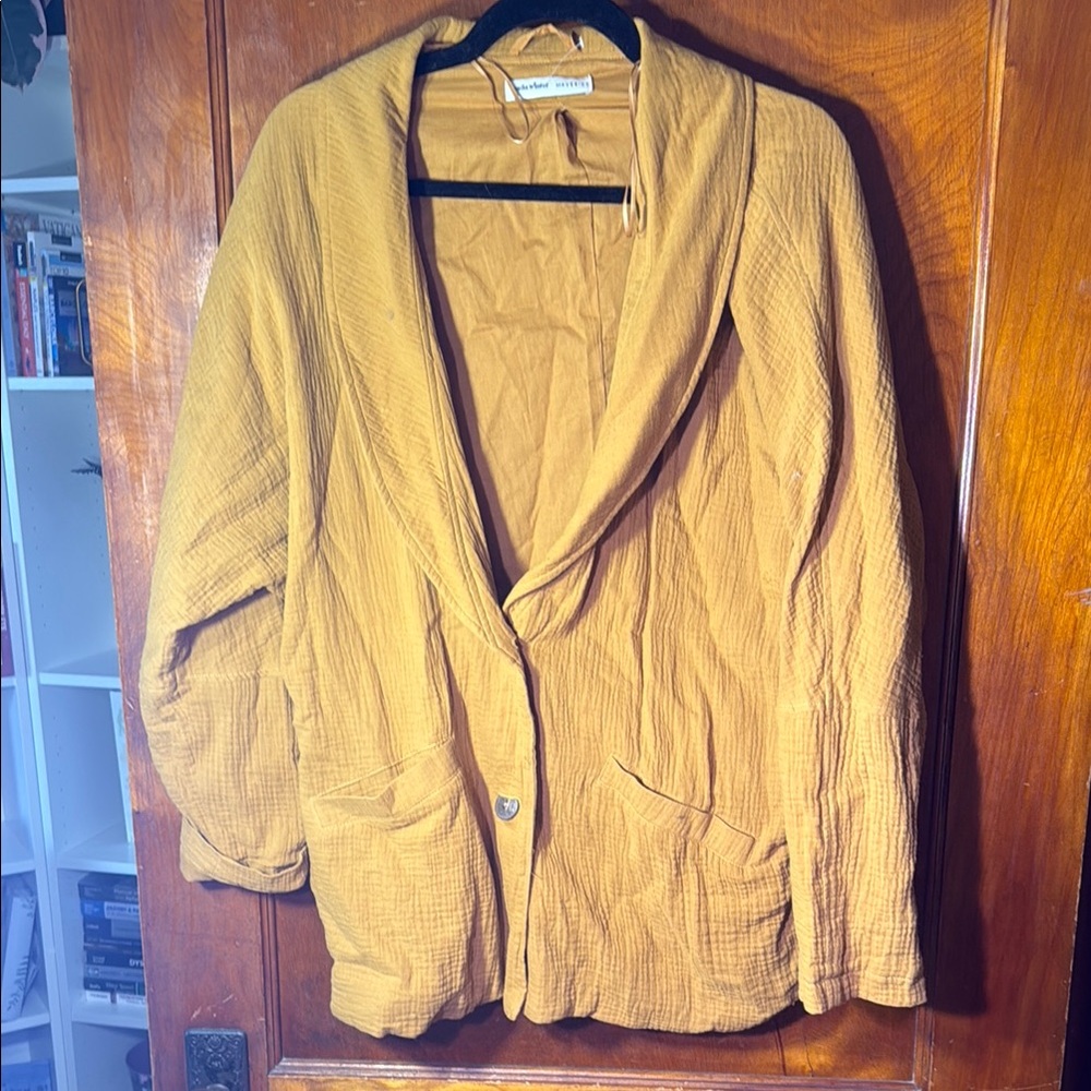 Women's Mustard relaxed blazer; Vada Winter S